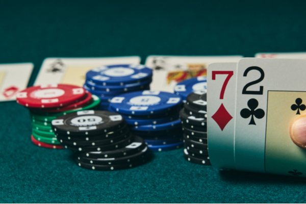 いいハンドが来ないと勝てないと思っている