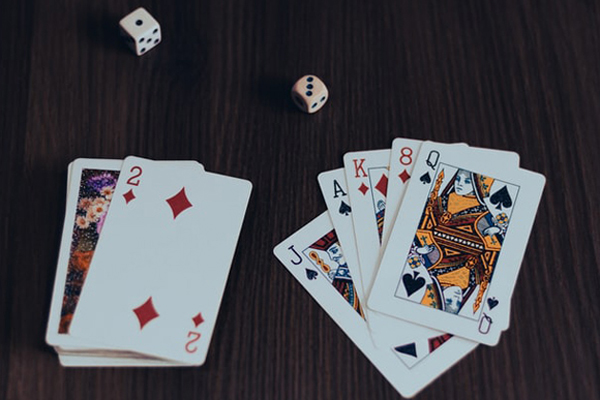 ダイスとカード