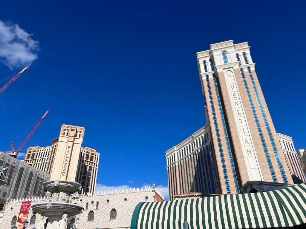 venetian　ベネチアン